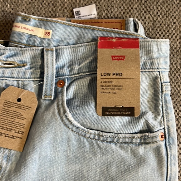 LEVI’S LOW PRO JEANS - Picture 4 of 7